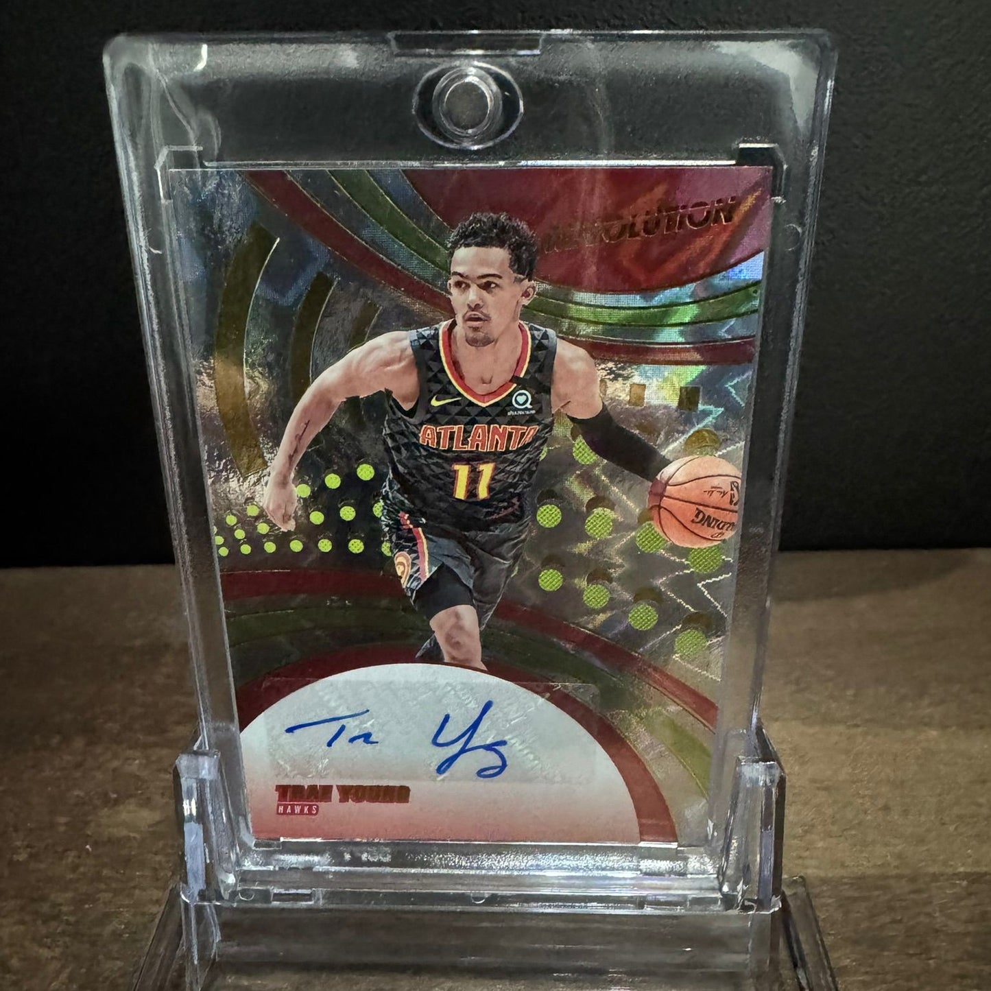 PANINI - Revolution Autographe Trae Young Atlanta Hawks 43/50