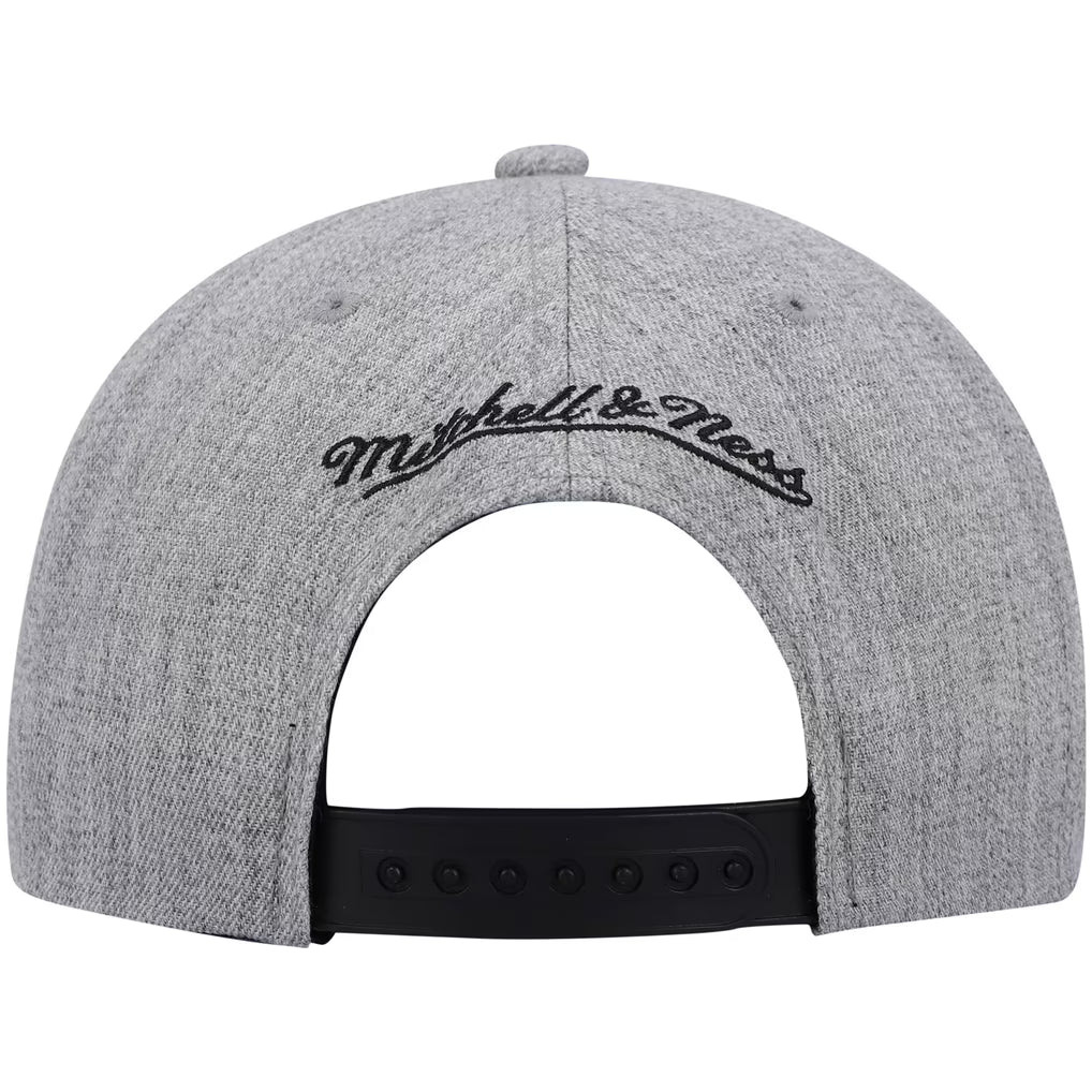 MITCHELL & NESS - Casquette NBA Philadelphia 76ers Hardwood Classics Snapback – Gris Chiné