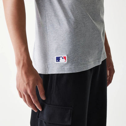 NEW ERA – T-shirt Regular LA Dodgers MLB Gris – 60590467