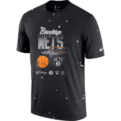 NIKE – Tee shirt Brooklyn Nets Courtside Splatter – 4362698